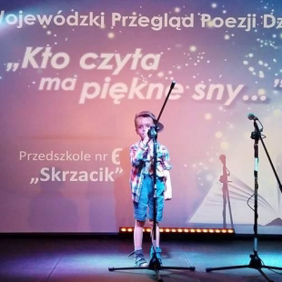 Przedszkolaki Zosia Sawiak i Wiktor Krech na VIII Wojewódzkim Międzyprzedszkolnym Przeglądzie Poezji Dziecięcej