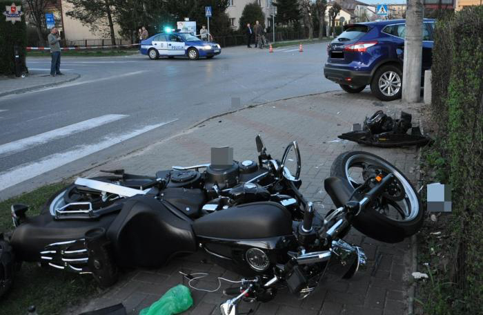 Wypadek z winy nieodpowiedzialnego motocyklisty