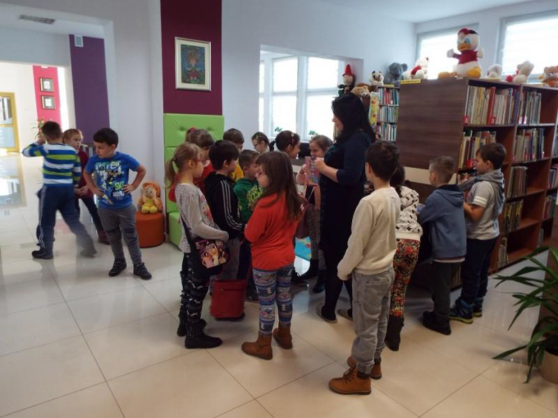 Dzieci ze Szkoły Podstawowej Nr 3 odwiedziły bibliotekę
