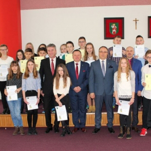 Burmistrz Miasta wręczył najlepszym uczniom listy gratulacyjne