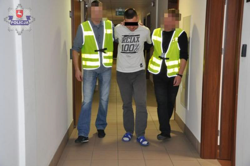 Tomaszowscy kryminalni zatrzymali dwóch sprawców rozbojów z Lubyczy Królewskiej