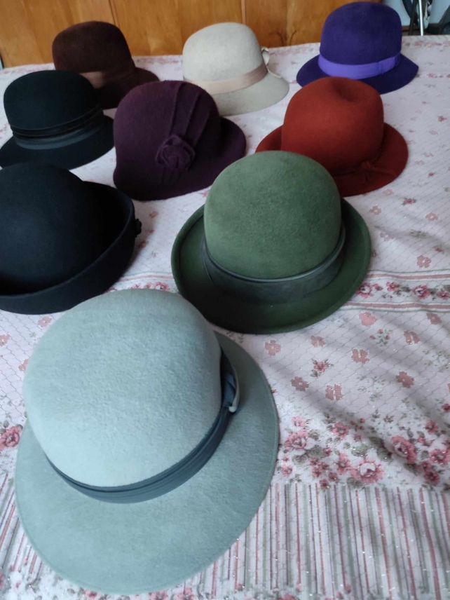 Kolekcja kapeluszy, rozmiar 54-56