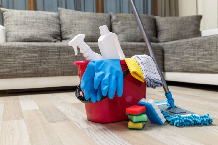 Praca - sprzątanie domu
